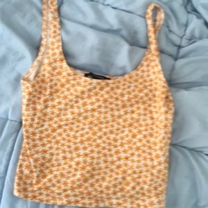 Super cute cropped floral tank